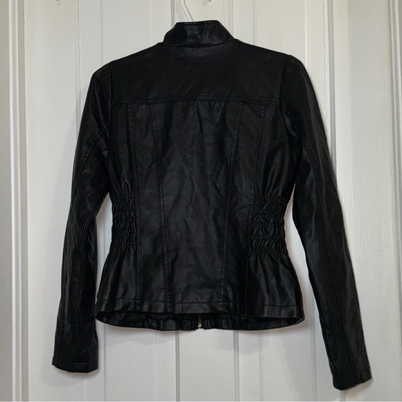 Women’s size medium New Look Black pleather Jacket with Gold Accents, soft mtl - Picture 2 of 4